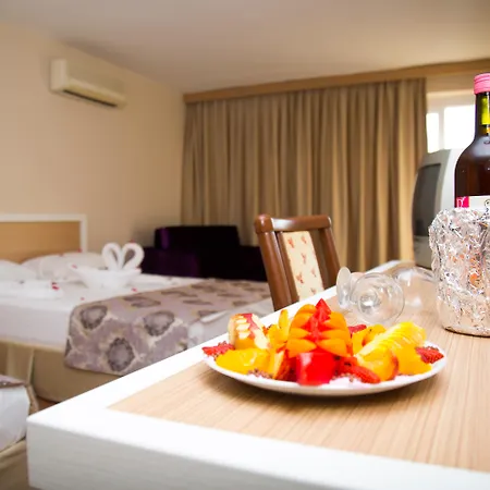 Tuntas Altinkum Hotell 3*