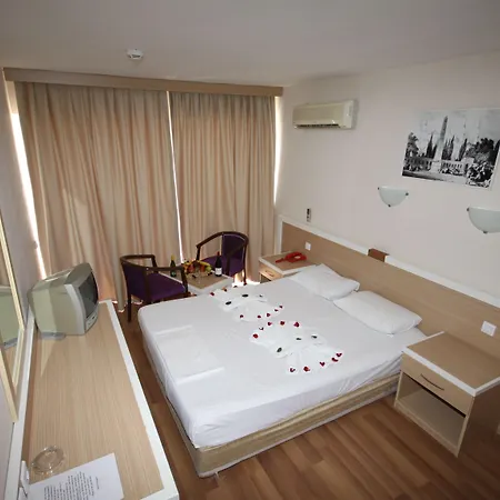 Tuntas Altinkum Hotell