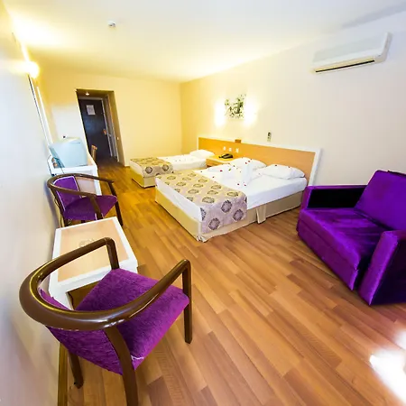 Tuntas Altinkum Hotell 3*