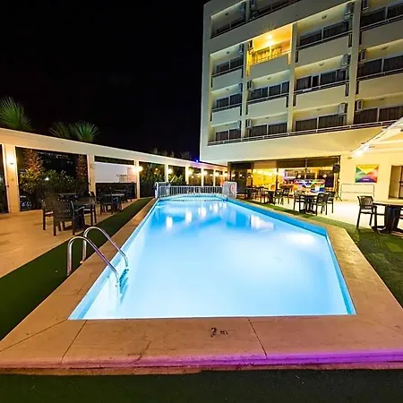 מלון Tuntas Altinkum 3*