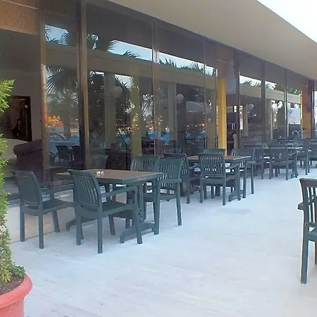 Tuntas Altinkum מלון